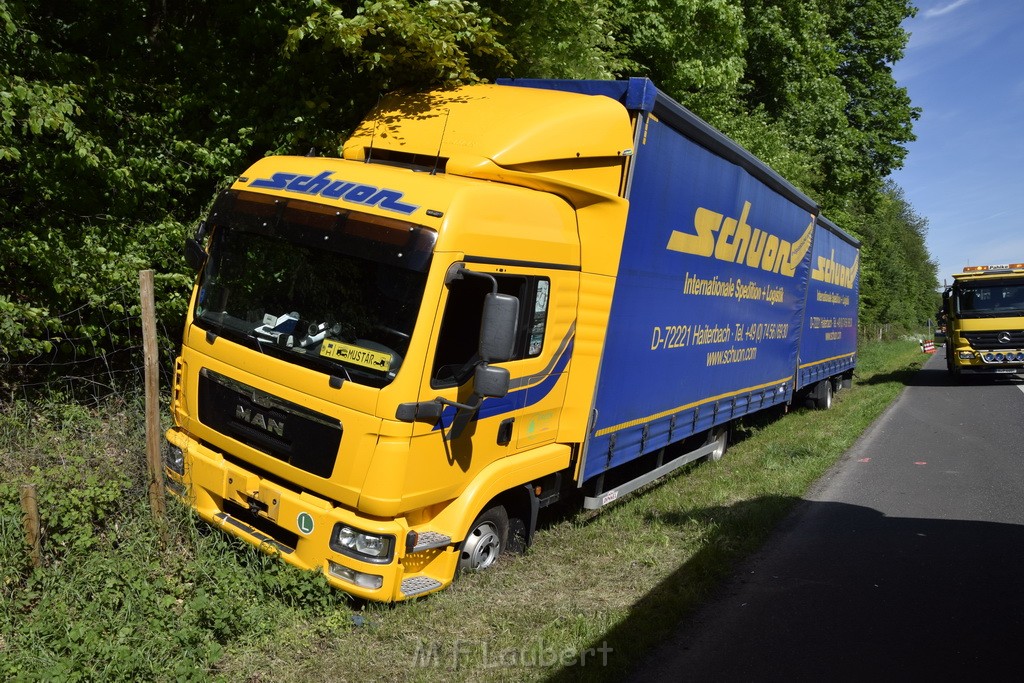 LKW in Boeschung A 3 Rich Frankfurt Hoehe Roesrath Lohmar P006.JPG - Miklos Laubert